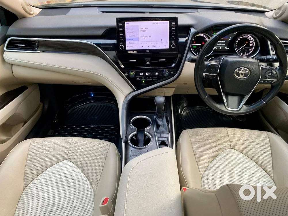 Toyota Camry [2019-ongoing] 2.5 Hybrid, 2022, Cng & Hybrids