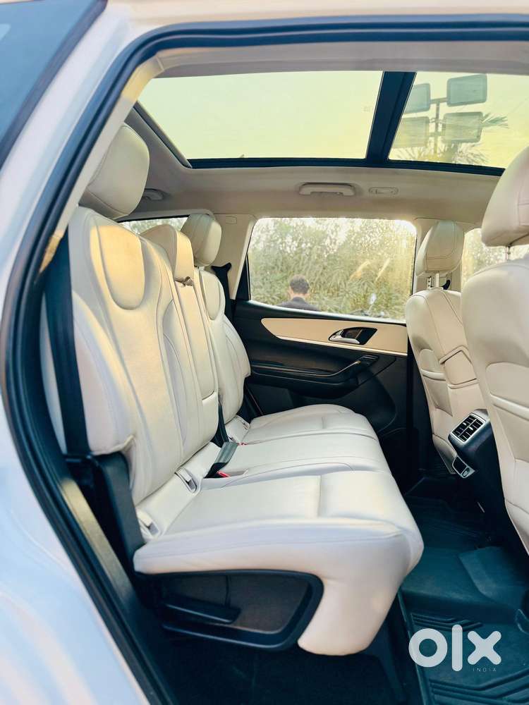 Mahindra Xuv700 Ax7 Luxury Pack Awd, 2022, Diesel