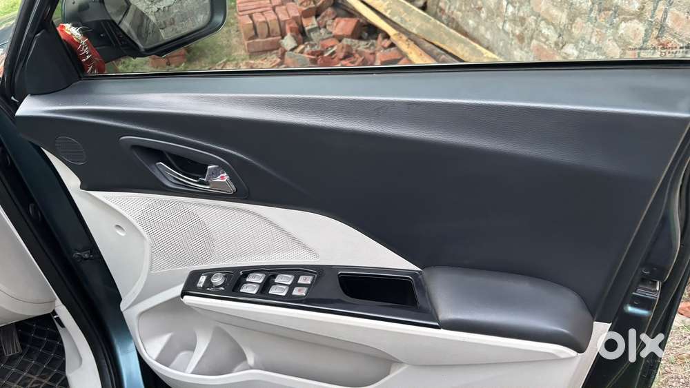Mahindra Xuv300 W8 Option Diesel, 2019, Diesel