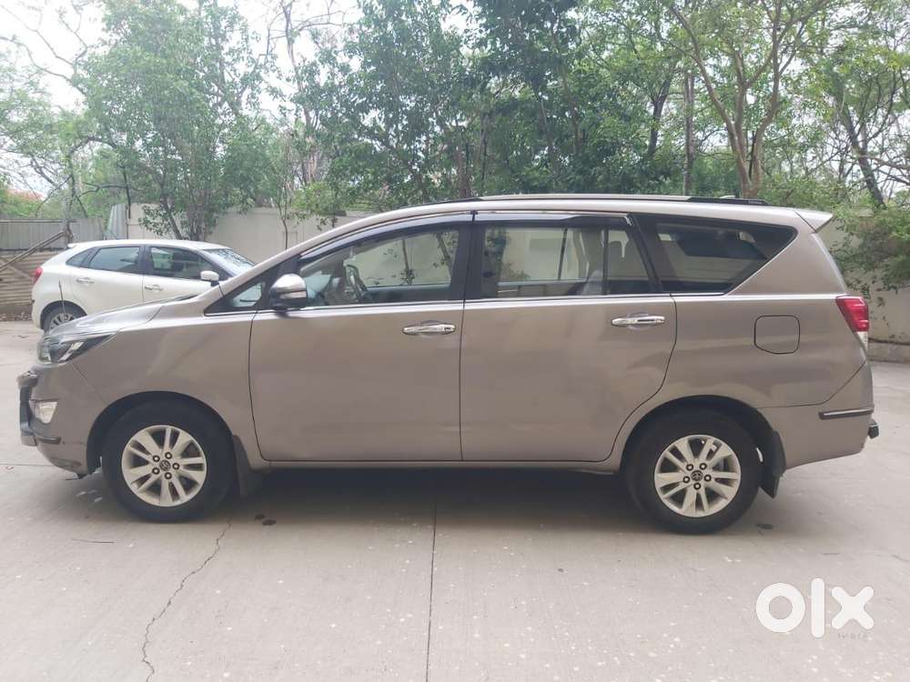 Toyota Innova Crysta 2.4 V, 2017, Diesel