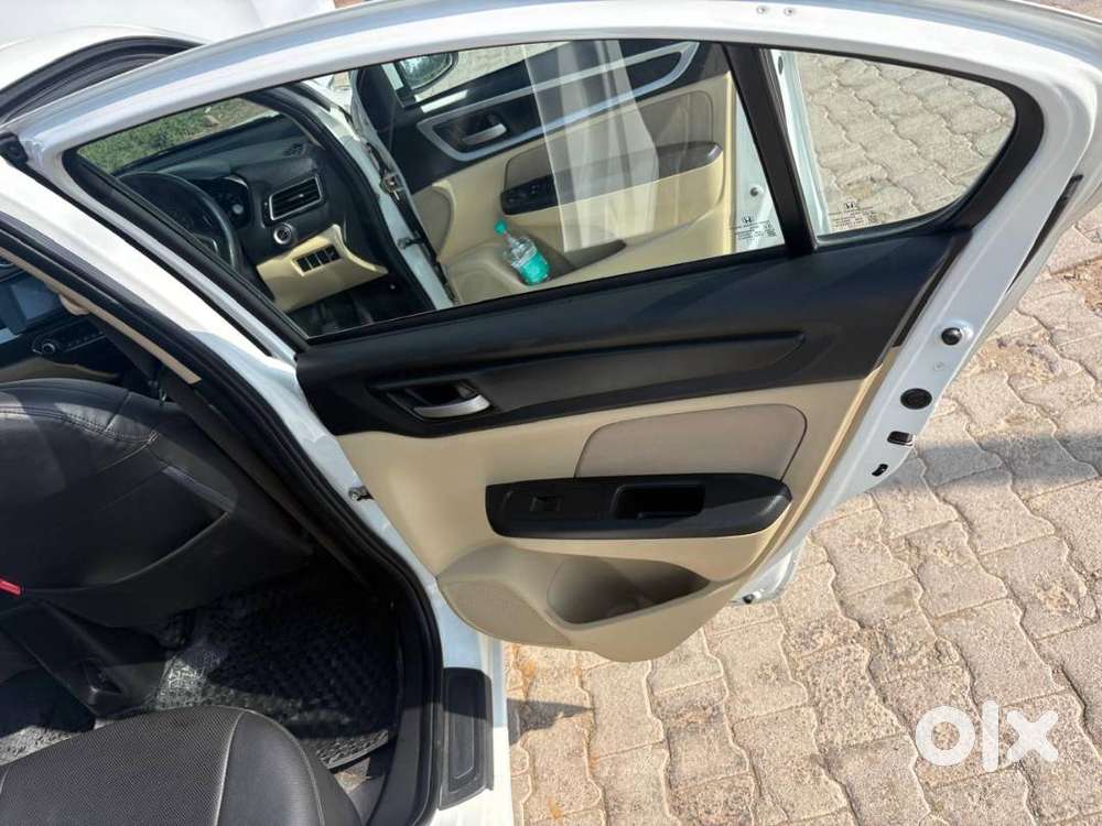 Honda Amaze 2023 Petrol 26650 Km Driven