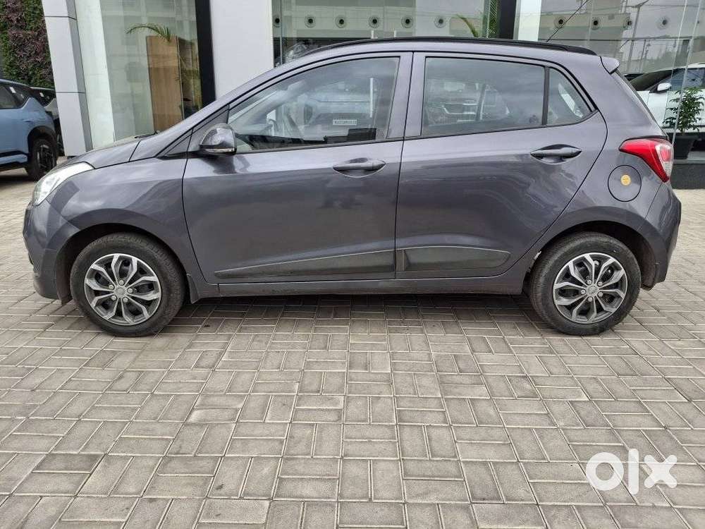 Hyundai Grand I10 Sportz, 2016, Petrol