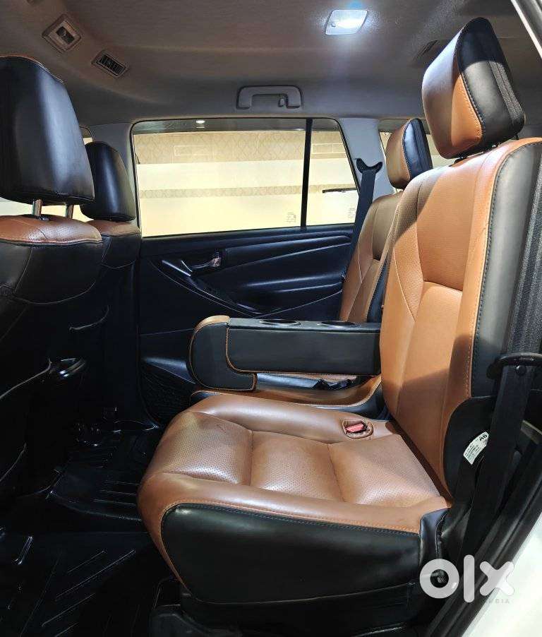 Toyota Innova Crysta 2.4 G Plus Mt 7 Str, 2024, Diesel