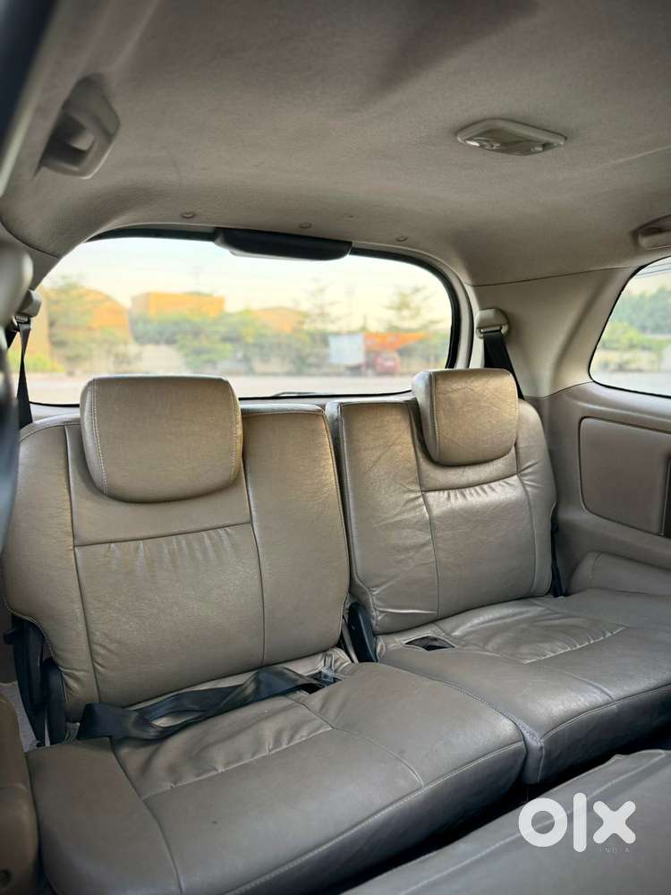Toyota Innova 2.5 Vx 8 Str Bs-iii, 2016, Diesel