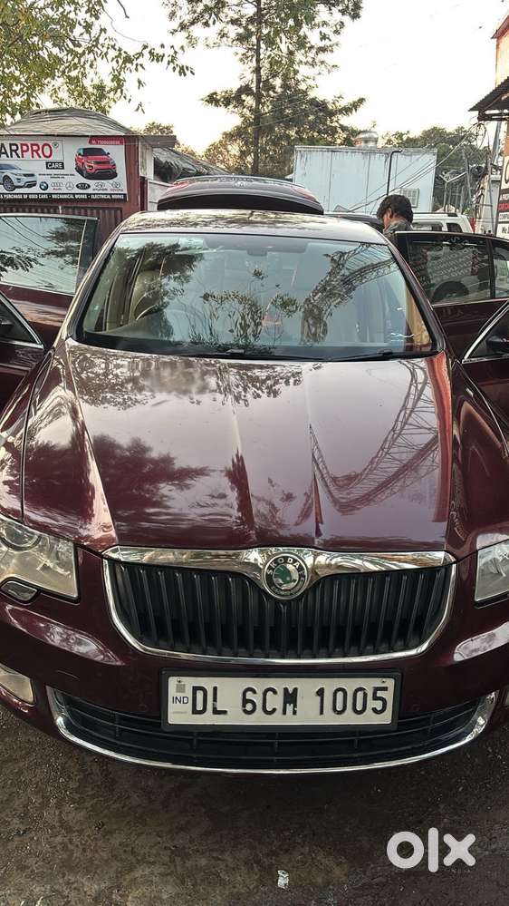 Automatic Petrol Sunroof With Diamond Music System Front And Back Cam