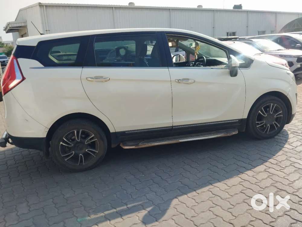 Mahindra Marazzo M8, 2019, Diesel
