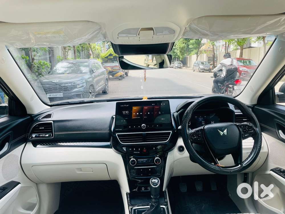Mahindra Xuv 3xo Ax7 Diesel Mt, 2024, Diesel