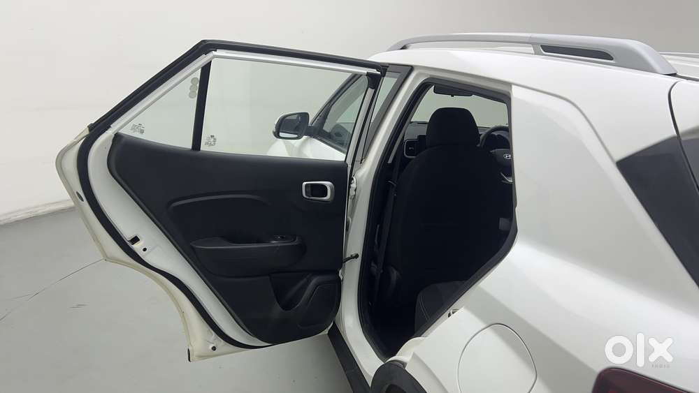 Hyundai Venue 1.2 S Plus, 2021, Petrol