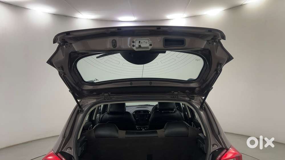 Tata Tiago Xza, 2018, Petrol