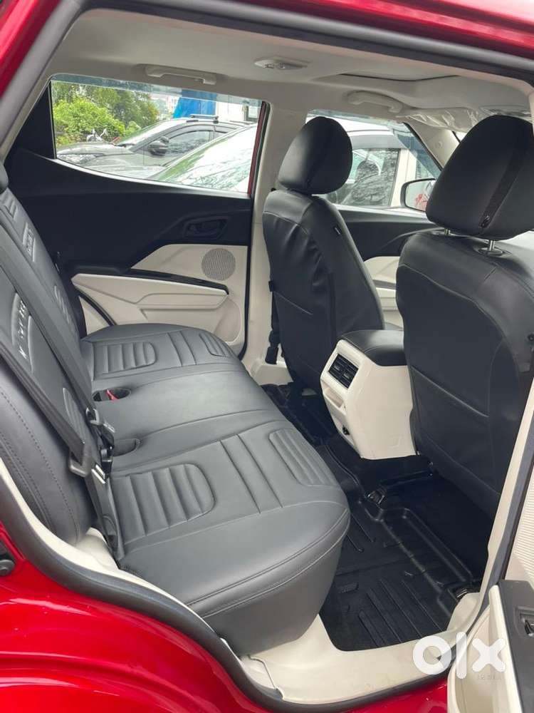 Mahindra Automatic Car 2024 Petrol Automatic