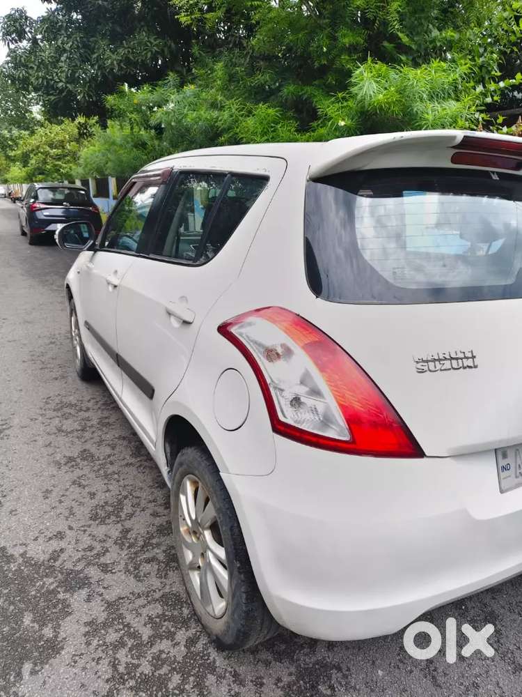 Maruti Suzuki Swift Zxi 2013