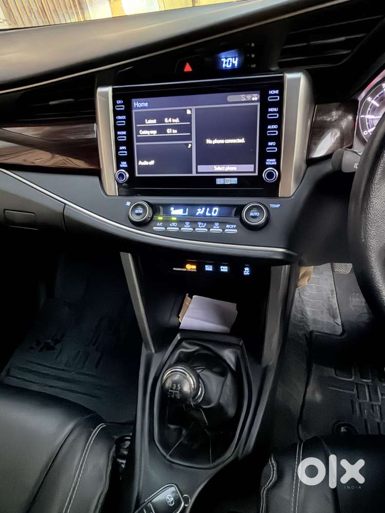 Toyota Innova Crysta 2.4 V 7 Str, 2022, Petrol