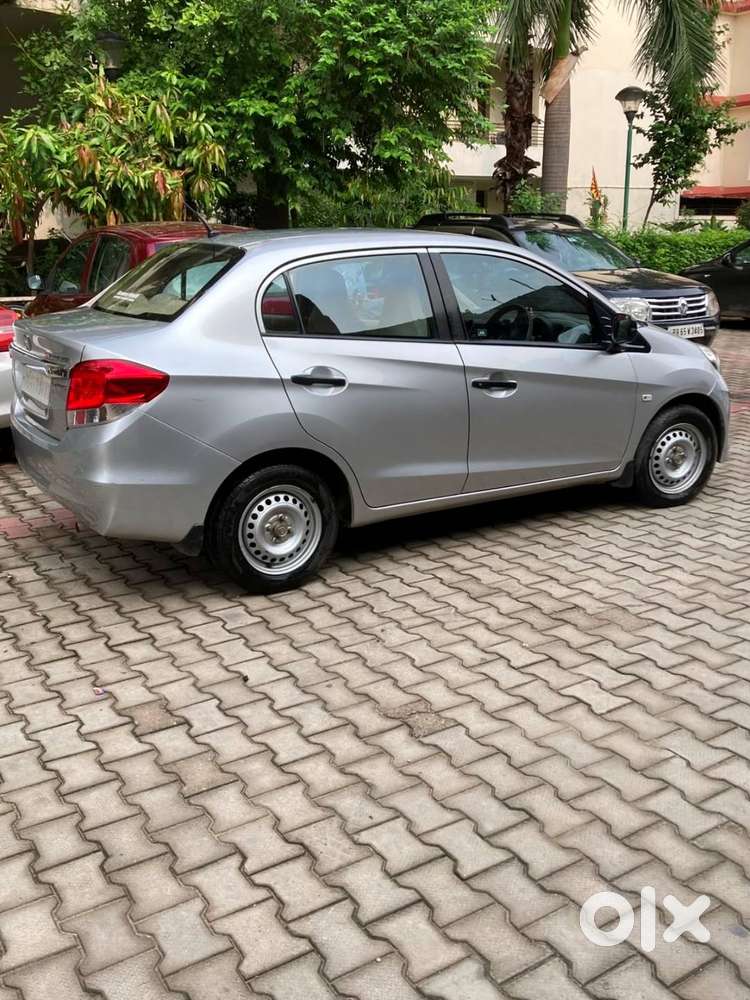 Premium- 2013 Honda Amaze Ex Petrol Car