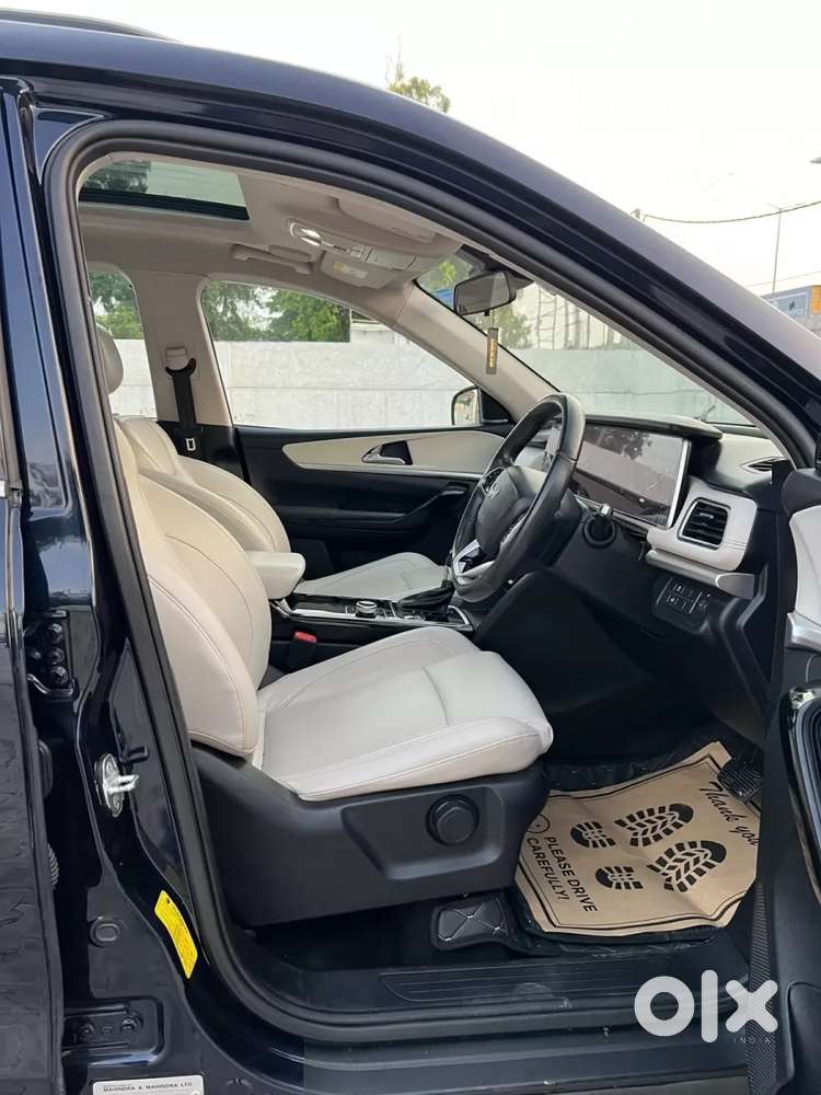 Mahindra Xuv700 2.0 Ax 7 Petrol At Luxury Pack Str, 2022, Petrol
