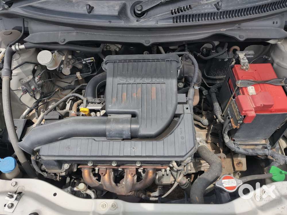 Maruti Suzuki Swift Vxi, 2016