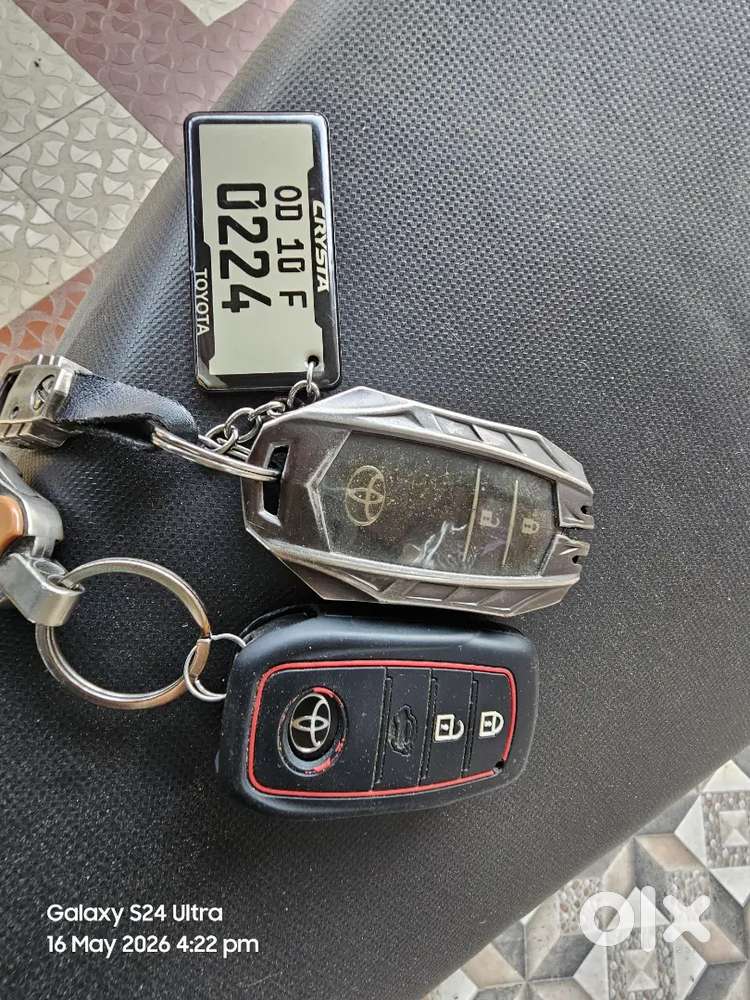 Toyota Crysta 2.4 V Model