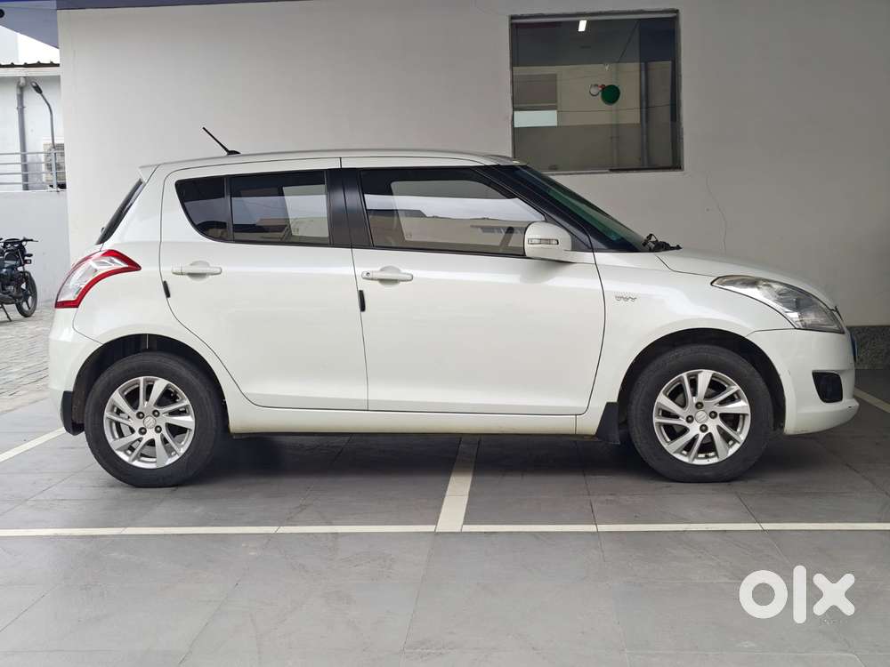 Maruti Suzuki Swift 1.2 Zxi Abs, 2012, Petrol