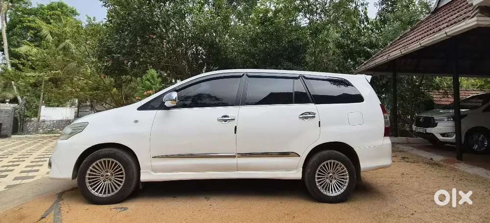 Very Good Condition Toyota Innova 2013 Gx. Re Registered To Kerala.