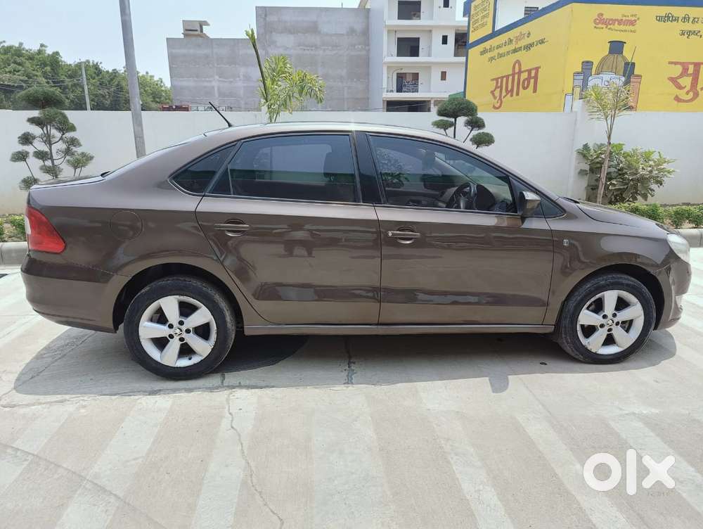 Skoda Rapid 1.6 Ambition Plus Tdi At, 2015, Diesel