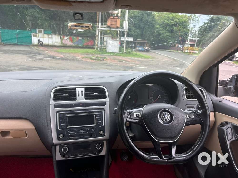 Volkswagen Polo Petrol 2016