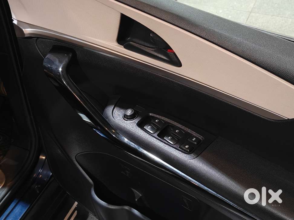 Mahindra Xuv700 2.2 Ax 5 Diesel Mt Str, 2022, Diesel