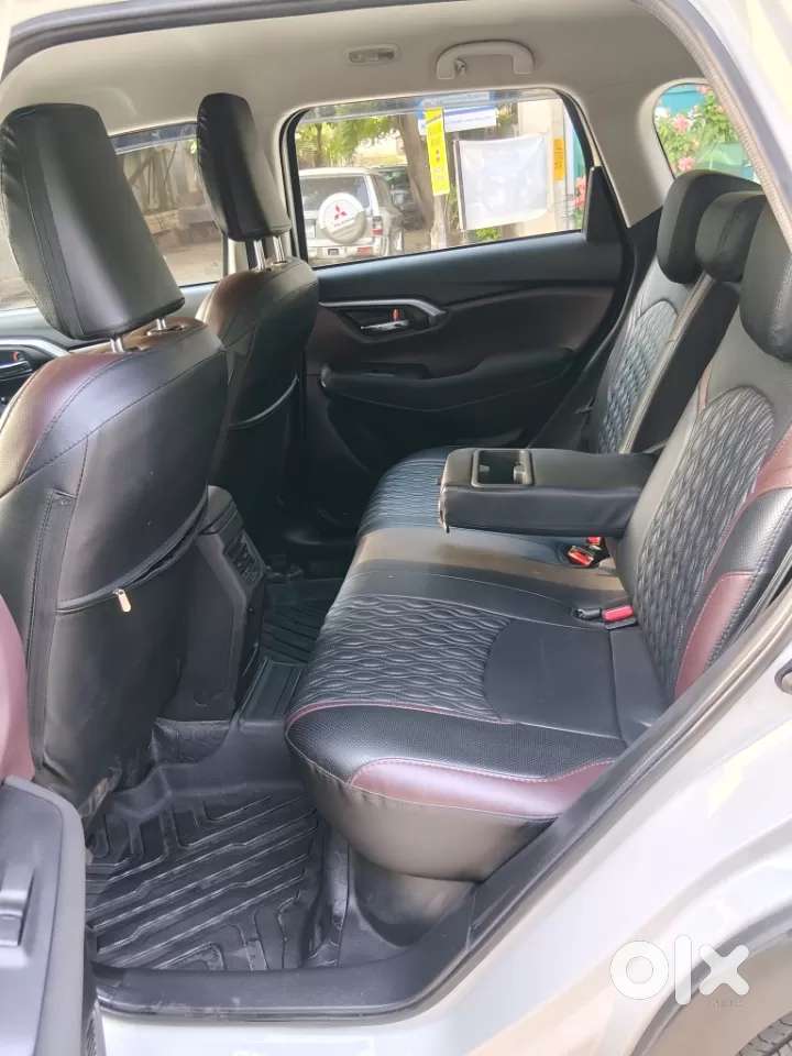 Maruti Suzuki Grand Vitara 1.5 Alpha Smart Hybrid Dual Tone, 2024, P..