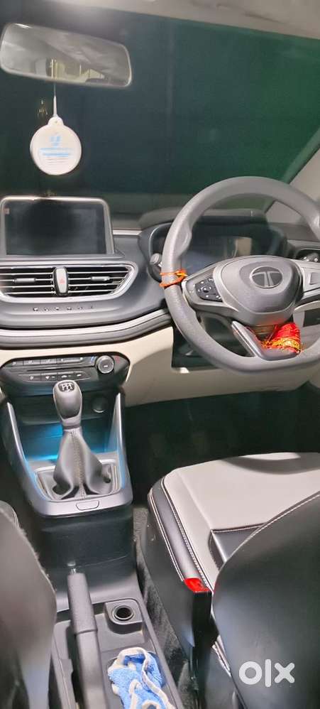 Tata Altroz 2024 Cng & Petrol Well Maintained One Handed Used