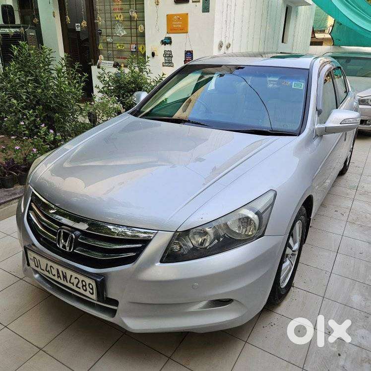 Honda Accord 2.4 Elegance Manual, 2011, Petrol