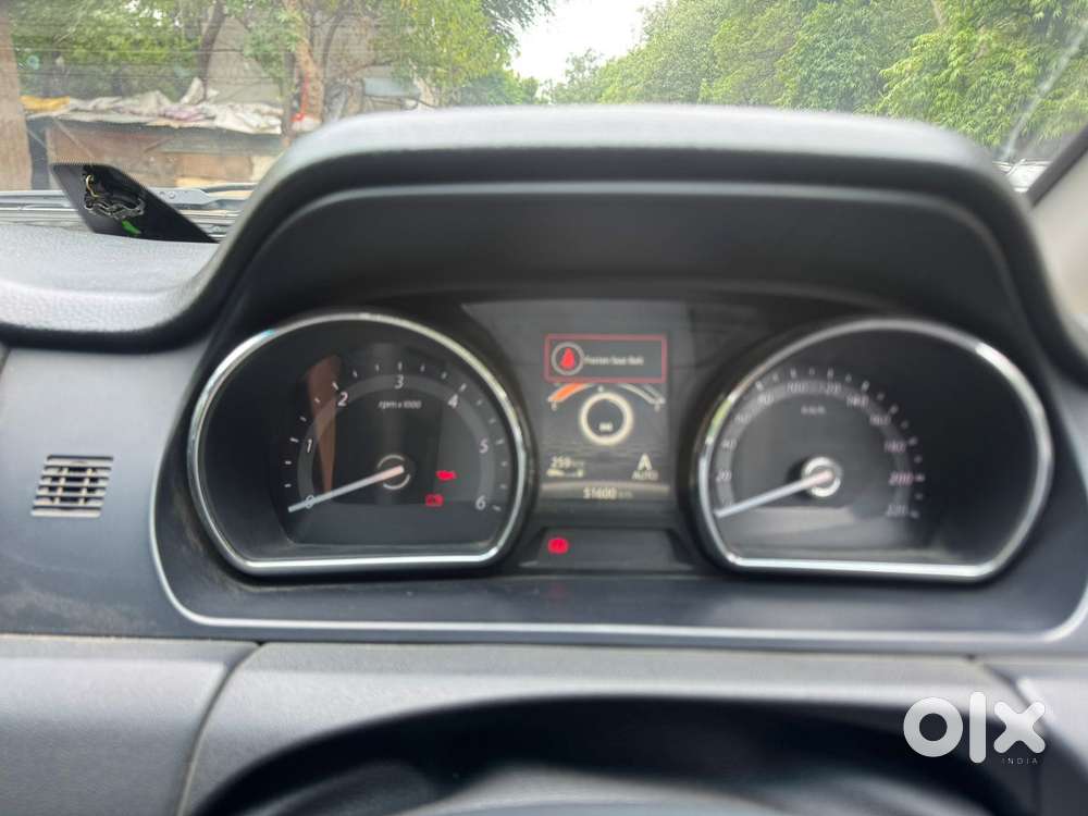 Tata Hexa 2.2 Xt 4x2 7 Str Dual Tone, 2017, Diesel