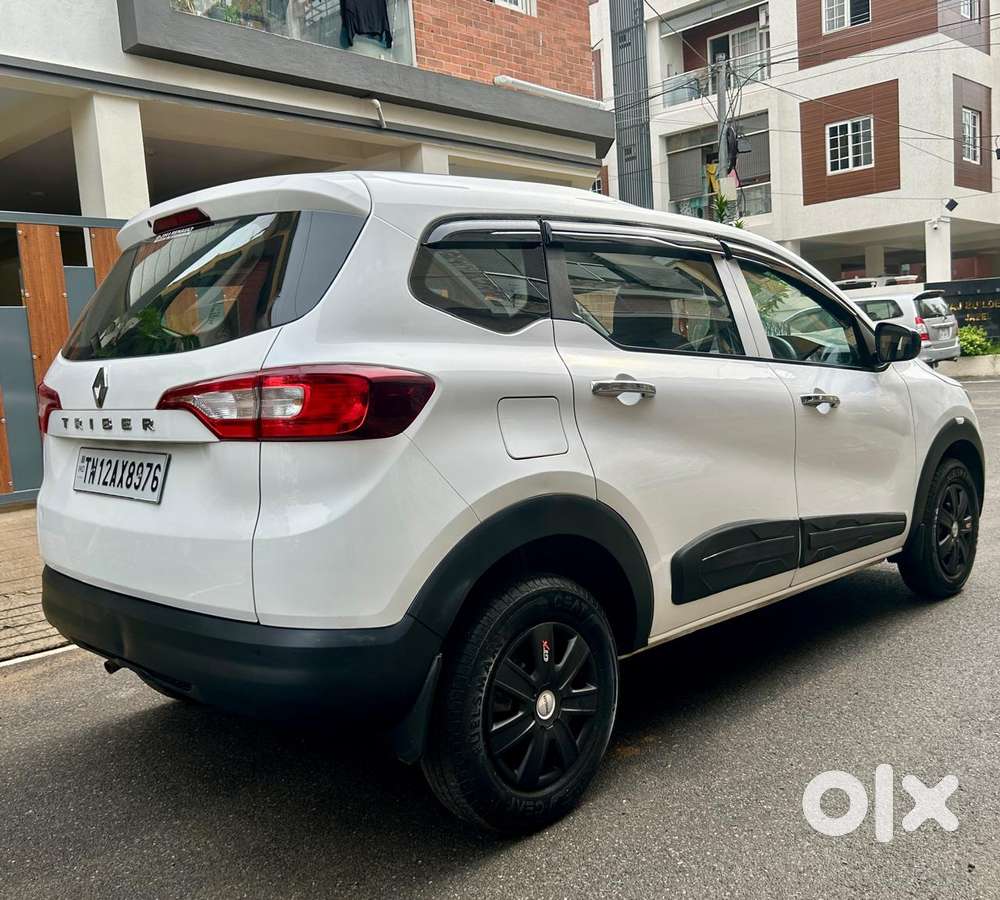 Renault Triber 1.0 Rxe, 2023, Petrol