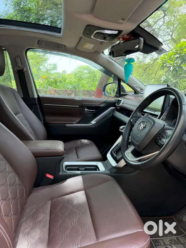 Toyota Innova Hycross 2024 Hybrid Year