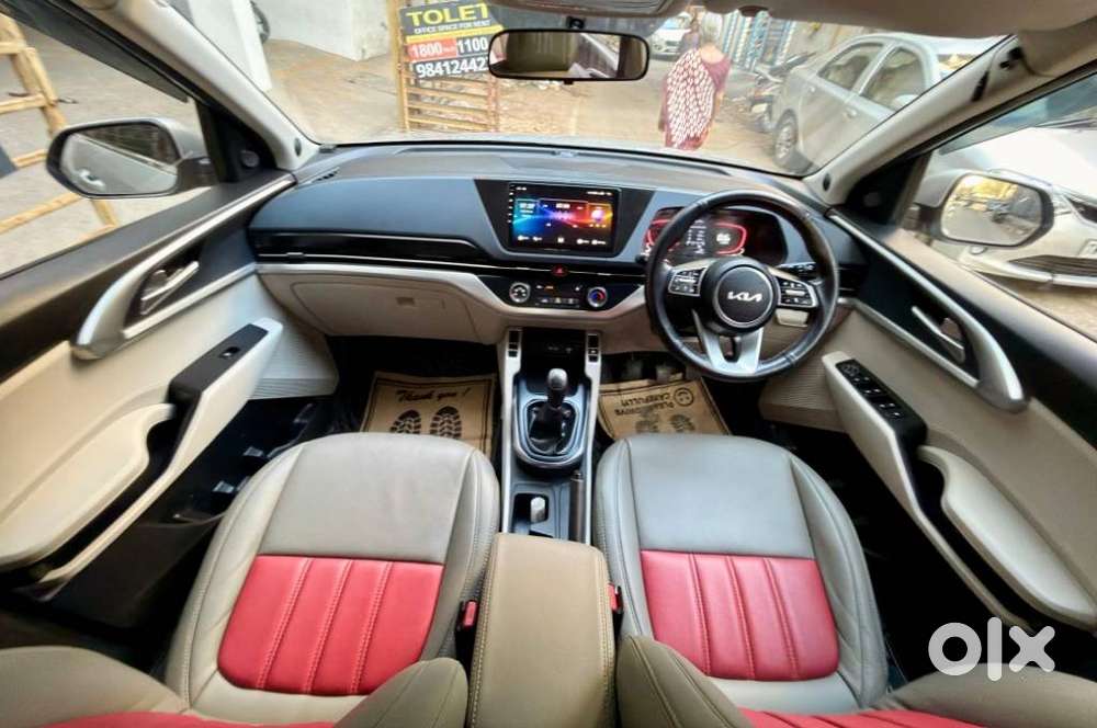 Kia Carens 1.5 Premium 7 Str, 2023, Petrol