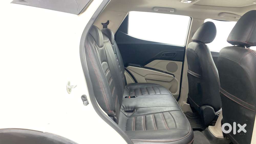 Mahindra Xuv300 W6 Amt Diesel, 2022, Diesel
