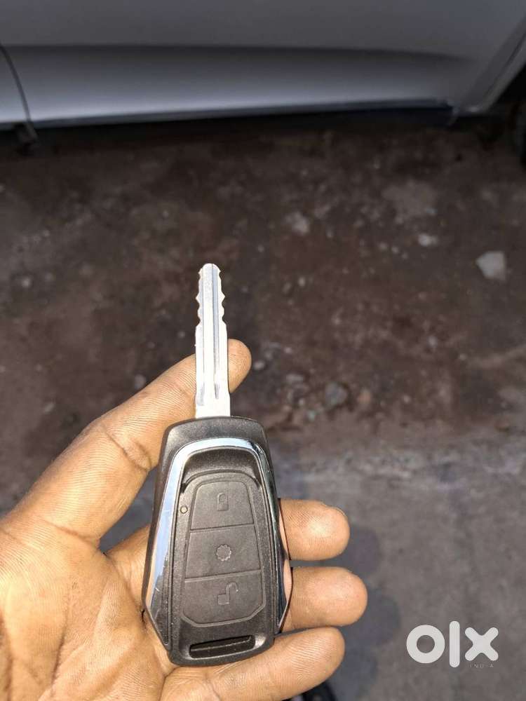 Brand: Mahindra Model: Kuv100 K8 Mfalcon D75year: 2017fueltype: Diesel