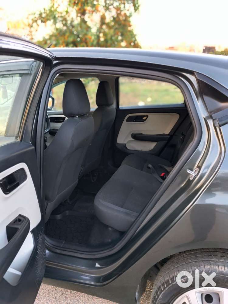 Tata Altroz 1.2 Xt, 2022, Petrol