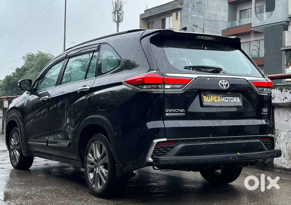 Toyota Innova Hycross 2.0 Zx (o) Hybrid 7 Str, 2025, Petrol