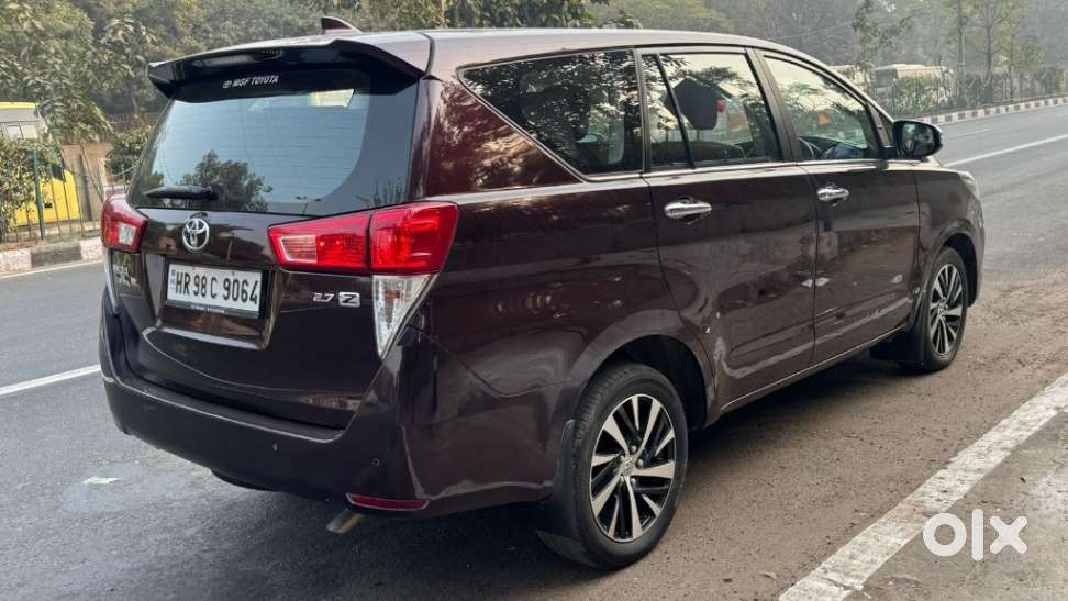 Toyota Innova Crysta