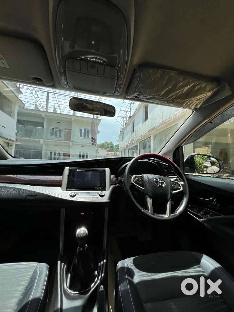 Toyota Innova Crysta 2019 Diesel 200000 Km  Toyota Service
