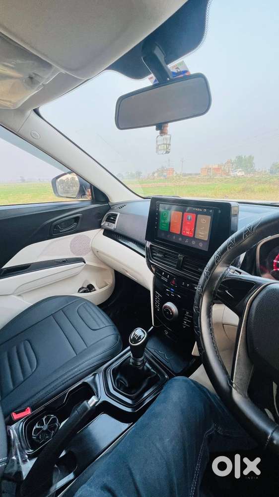 Mahindra Xuv 3xo Petrol Manual 2025
