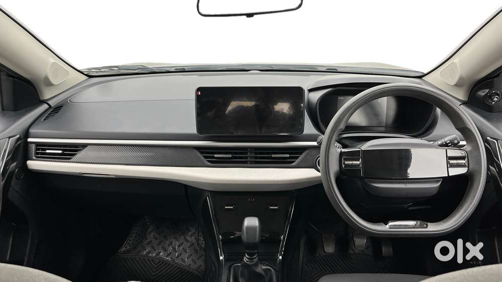 Tata Nexon Pure (s) 1.2 Petrol 6amt, 2025, Petrol