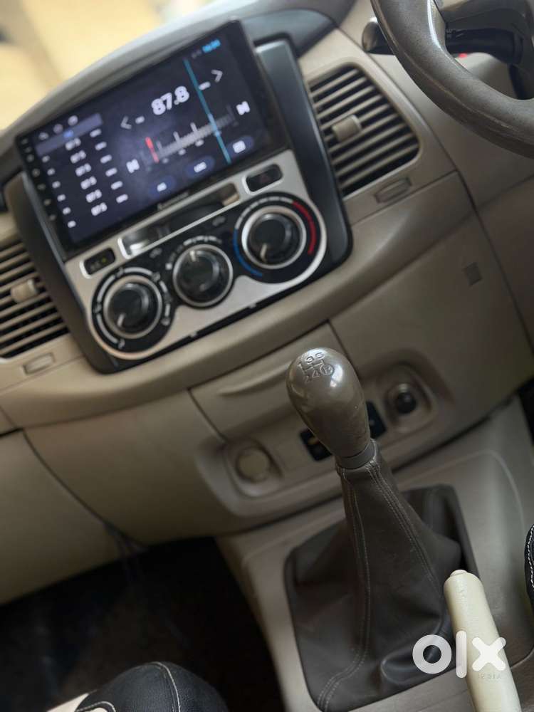 Toyota Innova 2.5 G (diesel) 8 Seater Bs Iv, 2013, Diesel