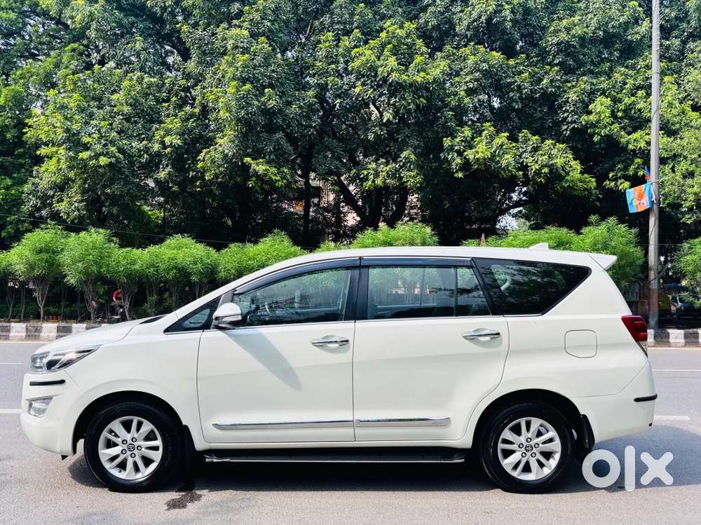 Toyota Innova Crysta [2020-ongoing] 2.4 Vx 7 Str, 2017, Diesel