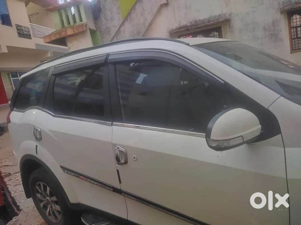 Mahindra Xuv500 2018 Diesel 140000 Km Driven