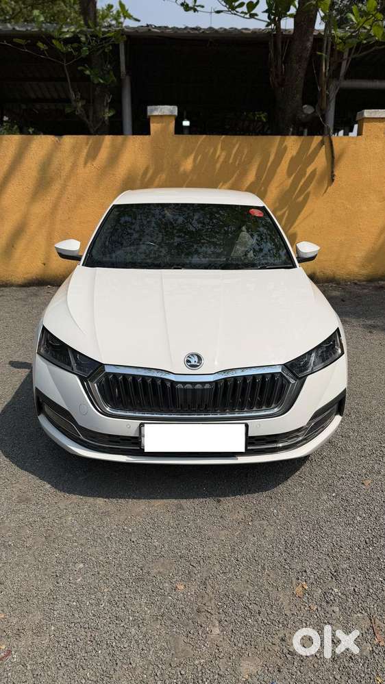 Skoda Octavia Facelift Essence, 2023, Petrol