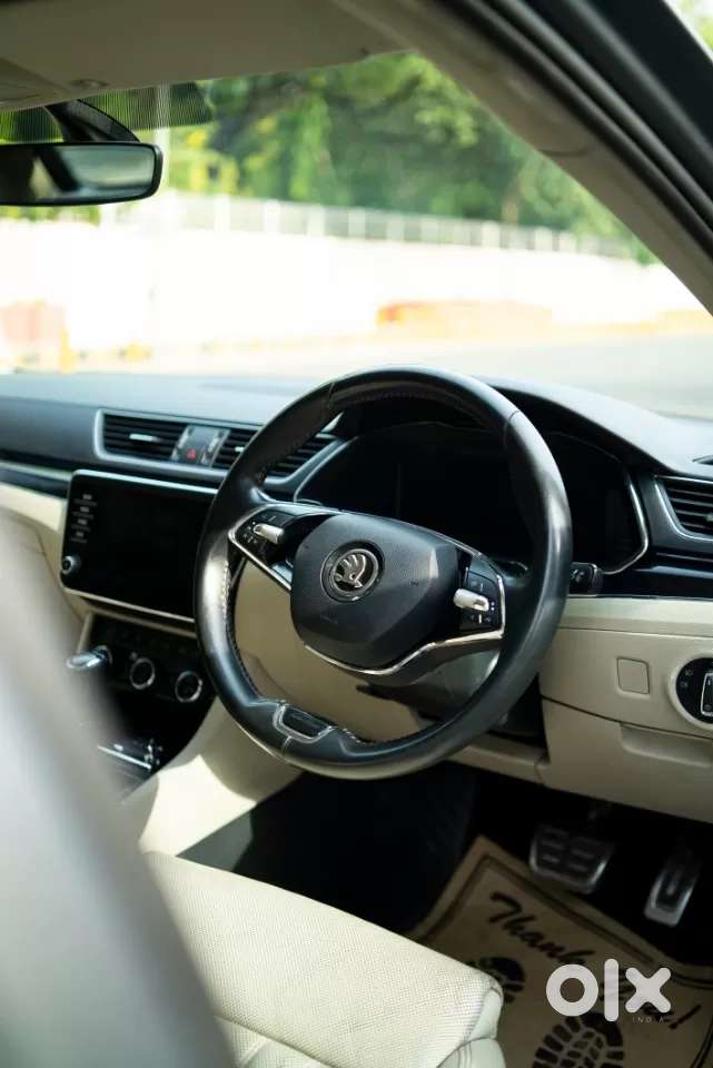 Skoda Superb 2.0 L&k Tsi At, 2023, Petrol