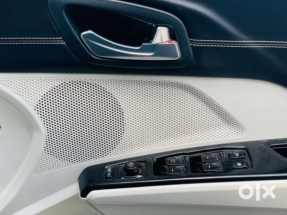 Mahindra Xuv 3xo Ax7 Diesel Mt, 2024, Diesel