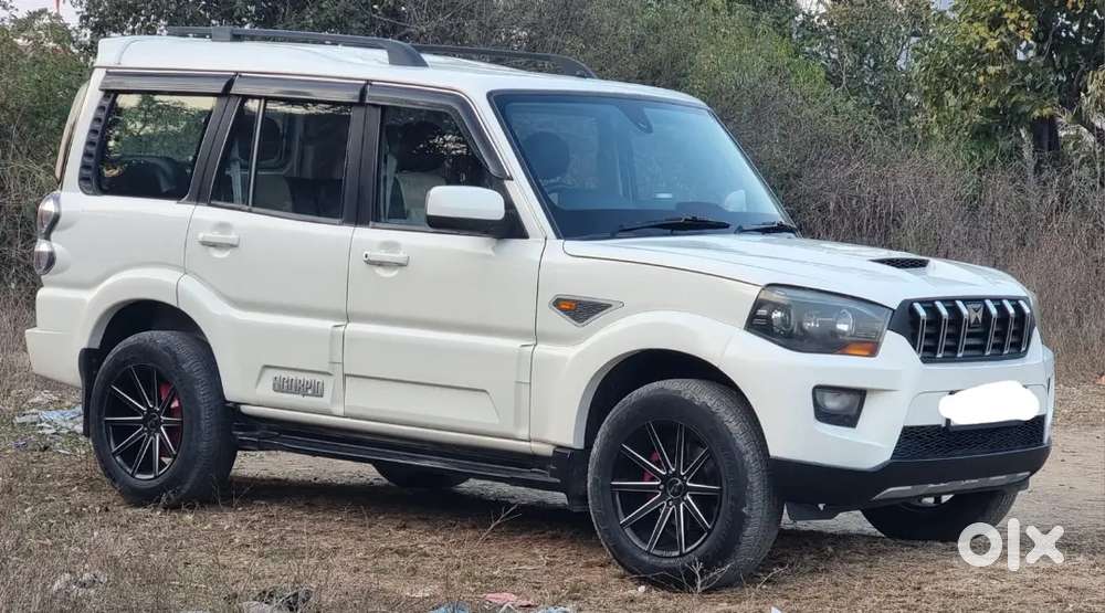 Mahindra Scorpio S10 2015