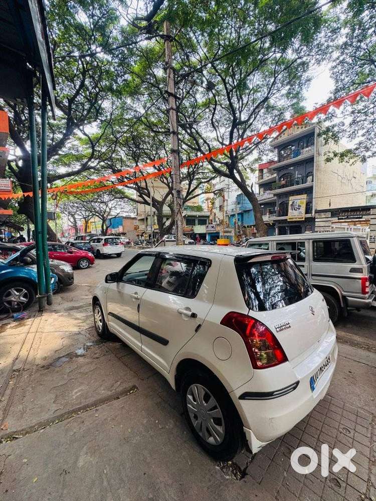 Maruti Suzuki Swift Vxi 1.2 Abs Bs-iv, 2009, Petrol