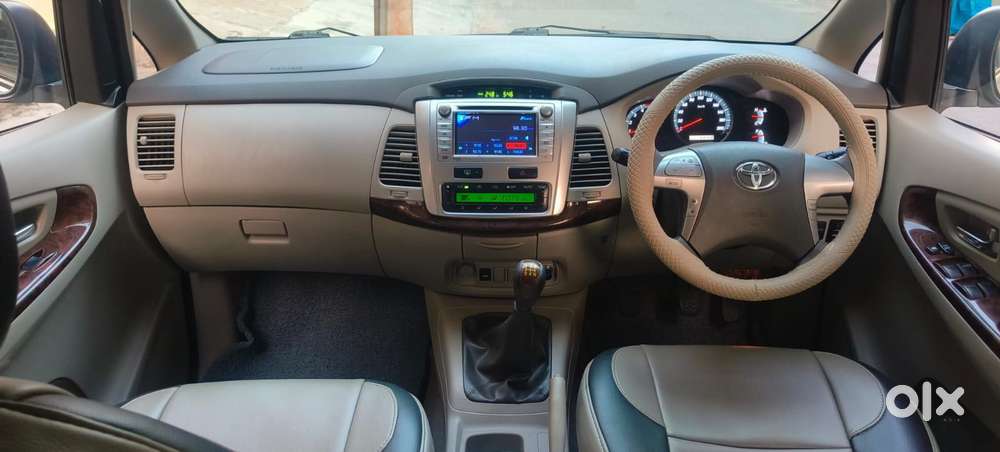 Toyota Innova 2.5 Vx (diesel) 8 Seater Bs Iv, 2013, Diesel