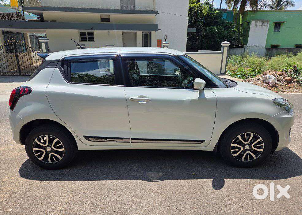 Maruti Suzuki Swift Vxi Optional, 2023, Petrol